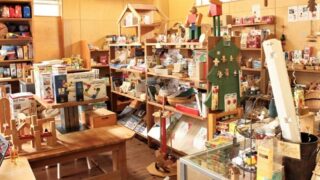 田舎のおもちゃ屋さん専用 1000点以上の木のおもちゃを生み出す工房。長野県上田市の山間で